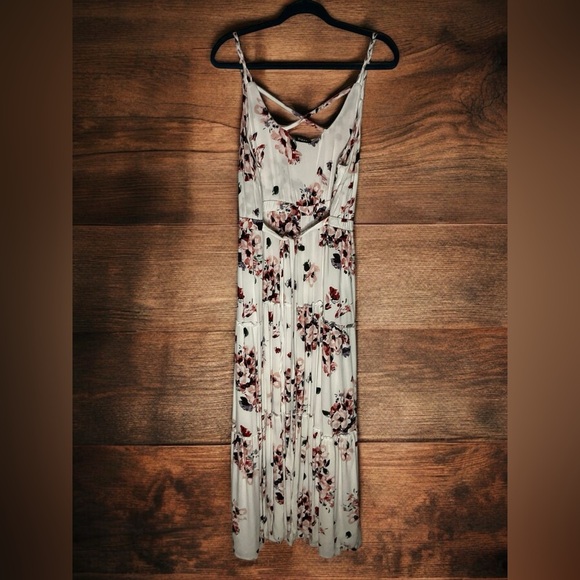 Torrid white floral maxi dress - 1X - Picture 3 of 6